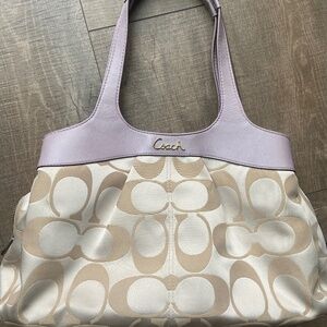 Coach F18828 Lexi Shoulder Handbag